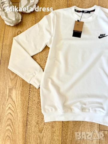 Nike!Суперсвеж ежедневен памучен суичър Nike.Размери С М и Л, снимка 2 - Суичъри - 52150531
