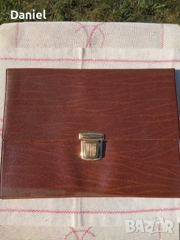 Кожени Папки и Класиори за съхранение на документи