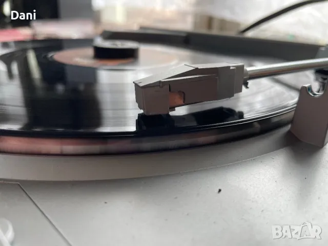 Автоматичен грамофон Denon DP29f,riaa, снимка 4 - Грамофони - 48990890