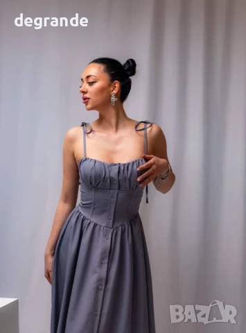Дамска сива рокля със секси деколте