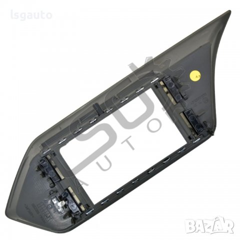 Лайсна около дисплей Mercedes-Benz E-Class (W212)(2009-2016) ID:90359, снимка 2 - Части - 38911670