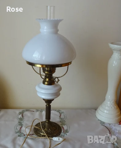 Голяма настолна лампа  в стил Рустик, метал, стъкло и порцеланова част., снимка 4 - Настолни лампи - 51184033