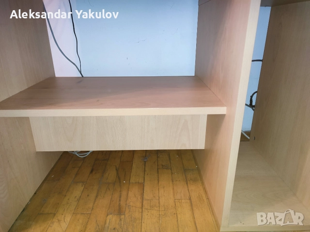Продавам запазено ученическо компютърно бюро + подарък, снимка 4 - Бюра - 52755202