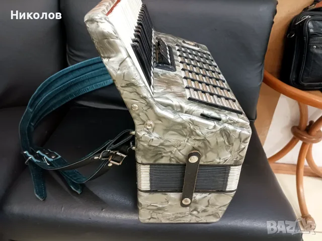 Акордеон Ŵeltmeister Stela 60 баса, снимка 4 - Акордеони - 56014353