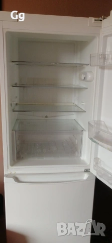 Хладилник Whirlpool WBE3111A+W, снимка 7 - Хладилници - 54020124