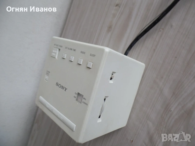 Радио колонка с часовник Sony - ICF-C1 бяла, снимка 4 - Друга електроника - 54079899
