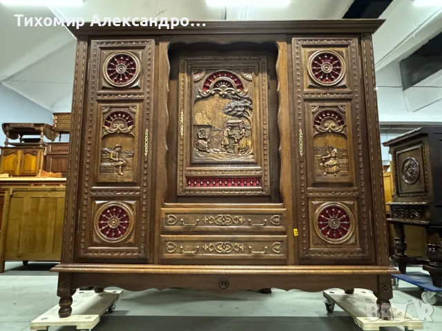 Уникален шкаф от дъбов масив, снимка 3 - Шкафове - 48095638