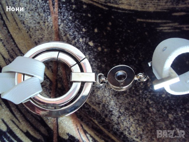 Дамски лимитиран марков колан на Gianfranco Ferré, снимка 2 - Колани - 38320118
