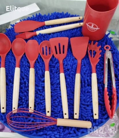 Комплект кухненски прибори от 12 бр. с дървена дръжка