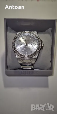 Часовник GUESS 