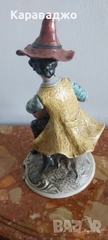 Порцеланов Гайдар, снимка 5 - Статуетки - 49486474