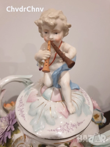 Sitzendorf фигурална ваза с капак 40см/стара Зицендорф порцеланова урна с цветя и ангелче-херувим, снимка 13 - Антикварни и старинни предмети - 52725444