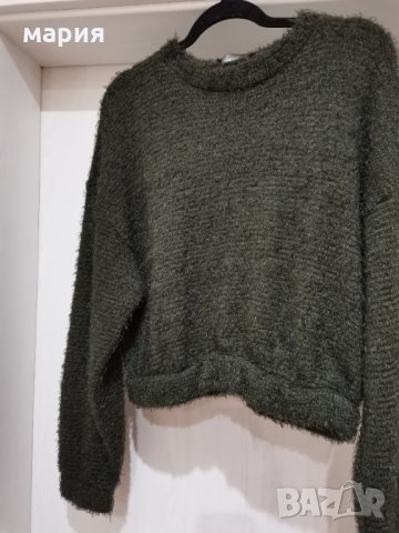 Маслено зелена блуза/пиловер bershka, снимка 5 - Блузи с дълъг ръкав и пуловери - 34503998