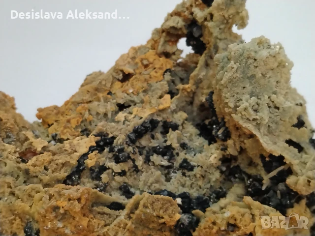 Пседоморфоза на калцит с кварц и сфалерит 