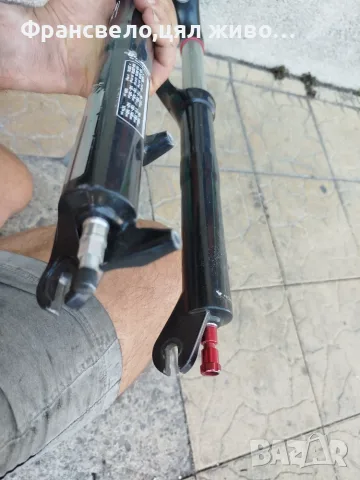 26 цола въздушна вилка за велосипед колело rock shox team, снимка 5 - Части за велосипеди - 51778899