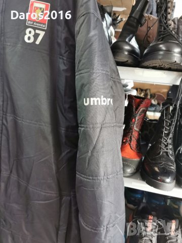Футболно треньорско яке Umbro 2XL, снимка 3 - Якета - 38174921