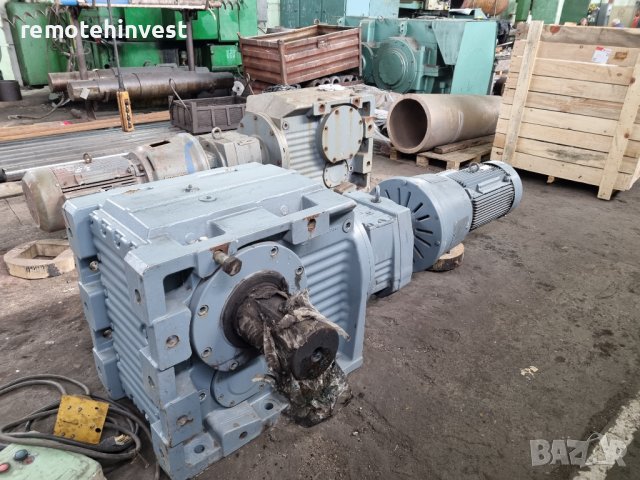 Мотор-Редуктор Sew Eurodrive K167 R107 AT542 DV180M4, снимка 2 - Други машини и части - 37936660