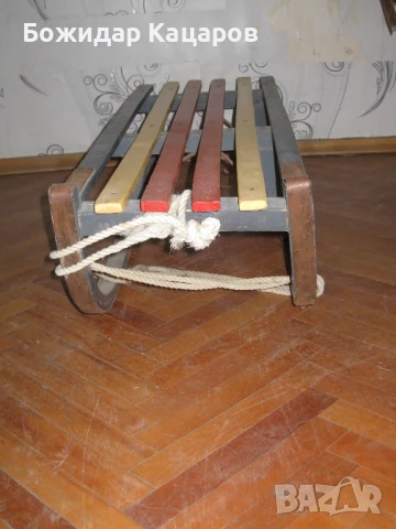 Стара дървена шейна. Цена - 35 лева(17.90 €). Пращам по Еконт. За София, може и лично да я вземете., снимка 4 - Антикварни и старинни предмети - 50929852