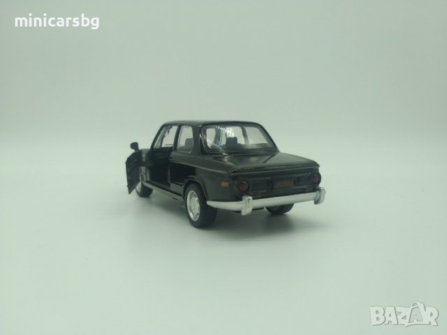 Метални колички: BMW 2002 (БМВ), снимка 5 - Колекции - 38299915