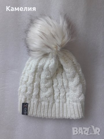 Детска бяла шапка с пух, снимка 1