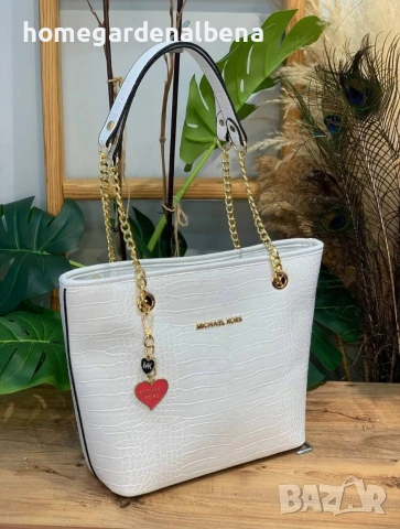 Дамска чанта Michael Kors – Стил и вместимост в едно! 👜✨, снимка 3 - Чанти - 54316338