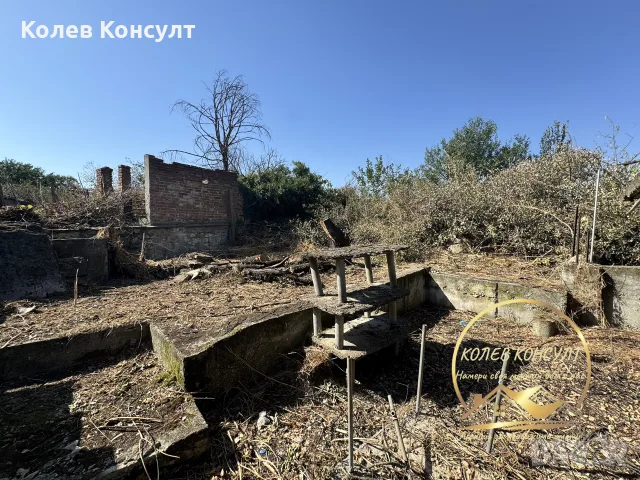 парцел със стара къща село Крепост, снимка 3 - Парцели - 55885718