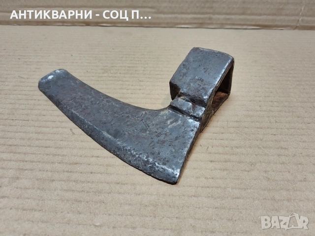 Стара Кована Брадва Кривица / 0,9 кг. / ИМА ПУКНАТИНА. / НОМЕР 1768.