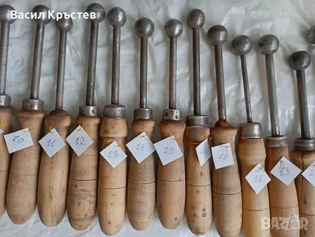 Инструменти и Ролка фина хартия за изработка на Сватбени цветя, Стар куфар, снимка 2 - Други ценни предмети - 38811930