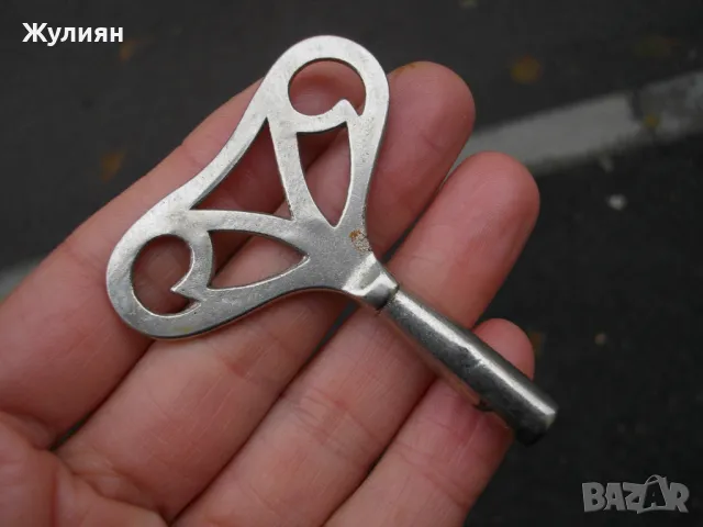 СТАРО КЛЮЧЕ КЛЮЧ ЗА СТЕНЕН ИЛИ КАМИНЕН ЧАСОВНИК , снимка 2 - Антикварни и старинни предмети - 47979039