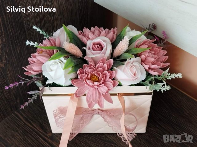 🌸Ново🌸Страхотна розова чантичка със сапунени цветя за вашите специални поводи🌸 , снимка 3 - Подаръци за жени - 42846184