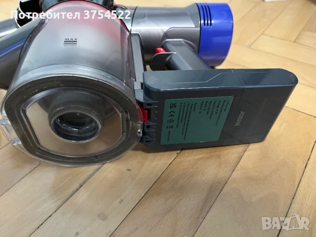 Вертикална прахосмукачка Dyson V8 sv25, снимка 6 - Прахосмукачки - 51218185