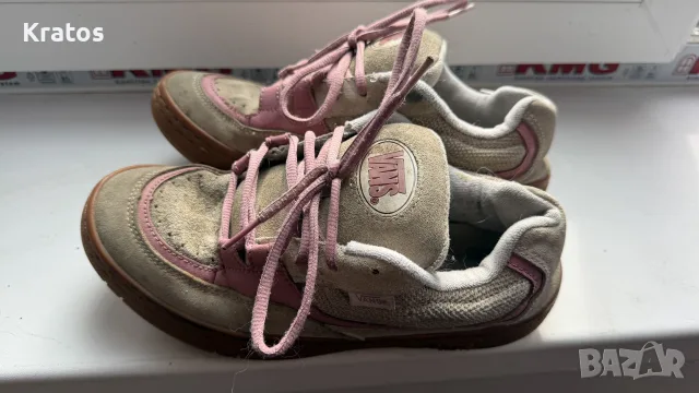 Vans Hylane 39ти номер, снимка 2 - Кецове - 56462259