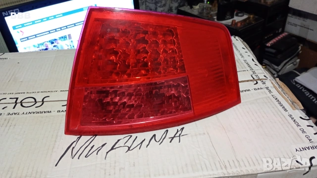 Десен външен стоп Ауди А8