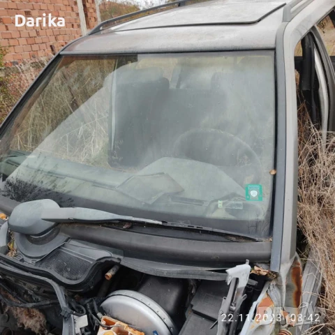 Предно стъкло Мерцедес 124 2.5 D