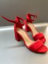 червени обувки с ток MANGO 
