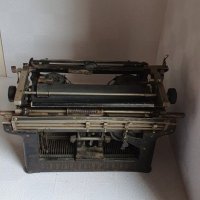 Пишеща машина, снимка 7 - Антикварни и старинни предмети - 30420963