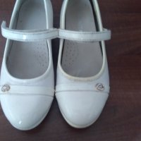 Бели обувки , снимка 2 - Детски обувки - 37923282