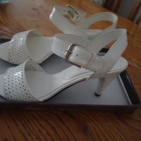 Дамски обувки тип сандал от лак, снимка 2 - Сандали - 40481485