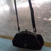 Много качествена и красива дамска чанта от естествен набук, снимка 4 - Антикварни и старинни предмети - 37714886