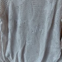 Дамски бял пуловер/блузи на звездички, снимка 2 - Блузи с дълъг ръкав и пуловери - 31044693