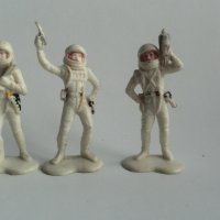 лот пластмасови играчки астронавти-космонавти, снимка 2 - Колекции - 34949927