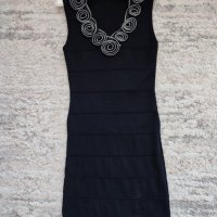 Черна къса рокля по тялото , снимка 1 - Рокли - 39348590