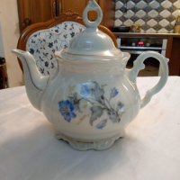 Чайник, снимка 1 - Антикварни и старинни предмети - 36532104
