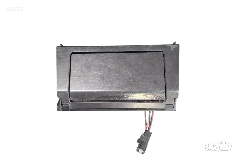 Пепелник Мерцедес C W202, снимка 1