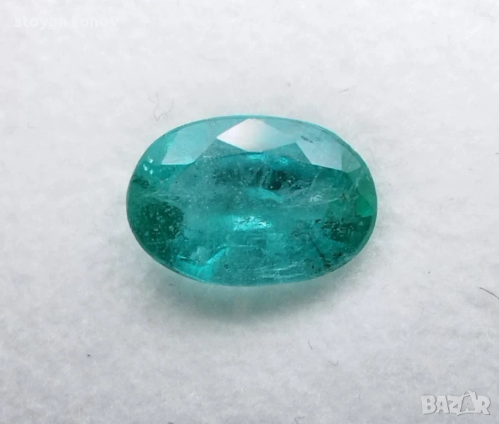 Рядък нетретиран изумруд в перлено зелен цвят 1.82кт.! Сертифициран! нов!, снимка 1