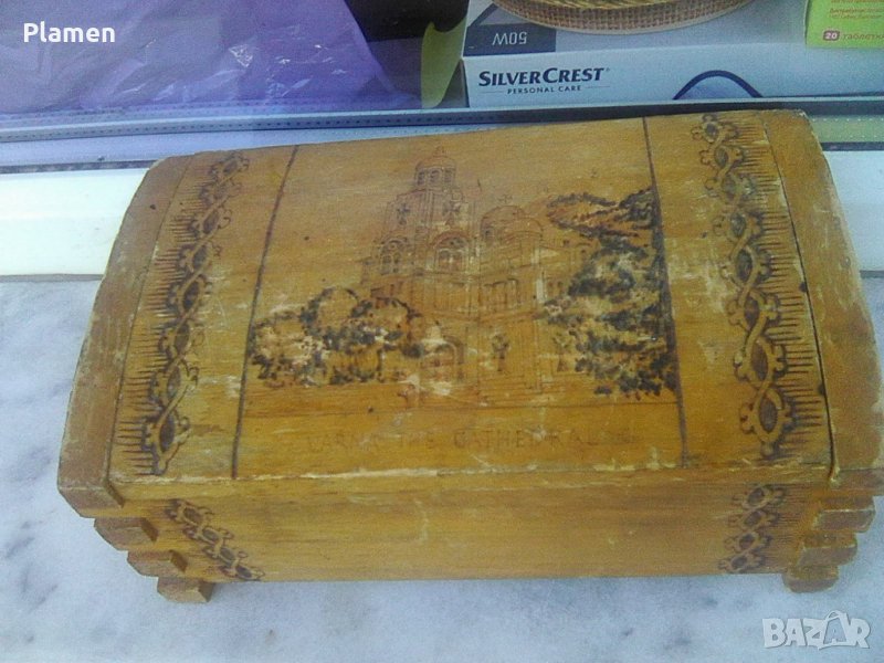 Дървена пирографирана кутия Катедралата във Варна, снимка 1