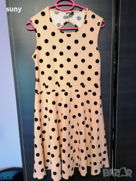 Рокля на точки с изрязан гръб, снимка 1