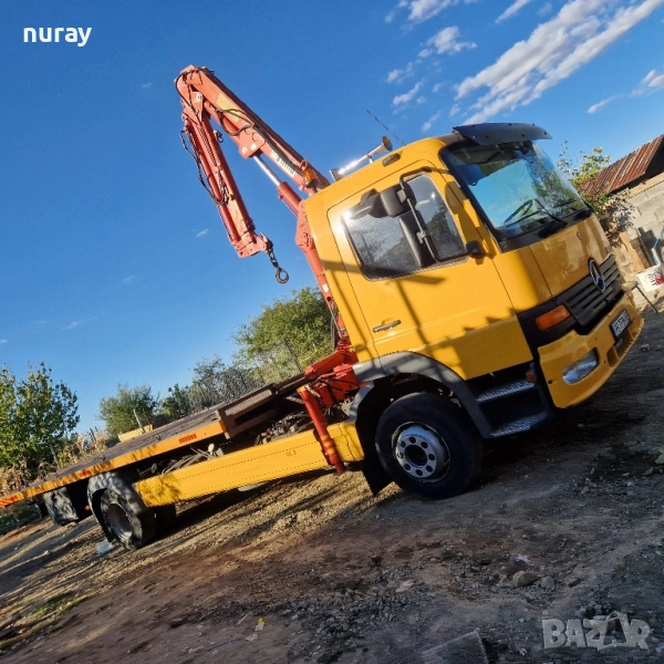 малък камион със кран , снимка 1