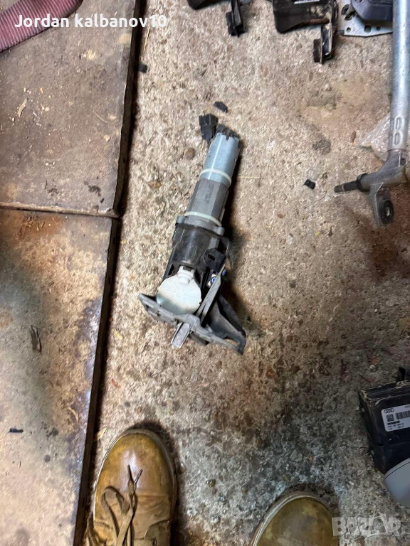 Моторче за отваряне на задния капак на Ауди Audi A8 D4 H4 само за 190Eur. 4H0827851R, снимка 1