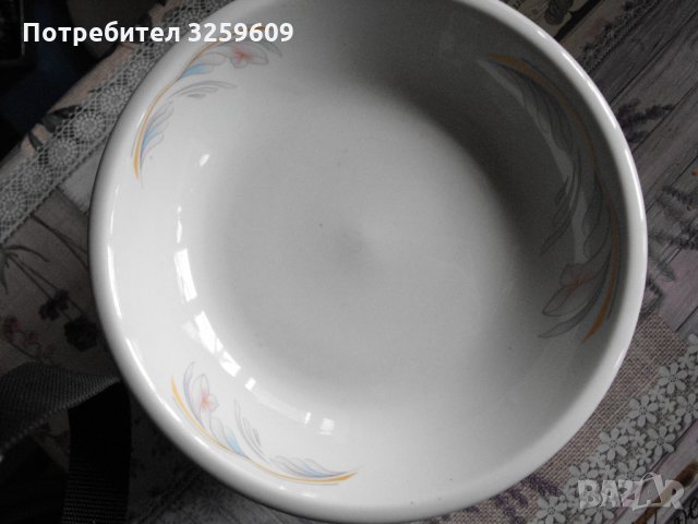 Сервиз за хранене от масивен порцелан., снимка 5 - Сервизи - 35216512